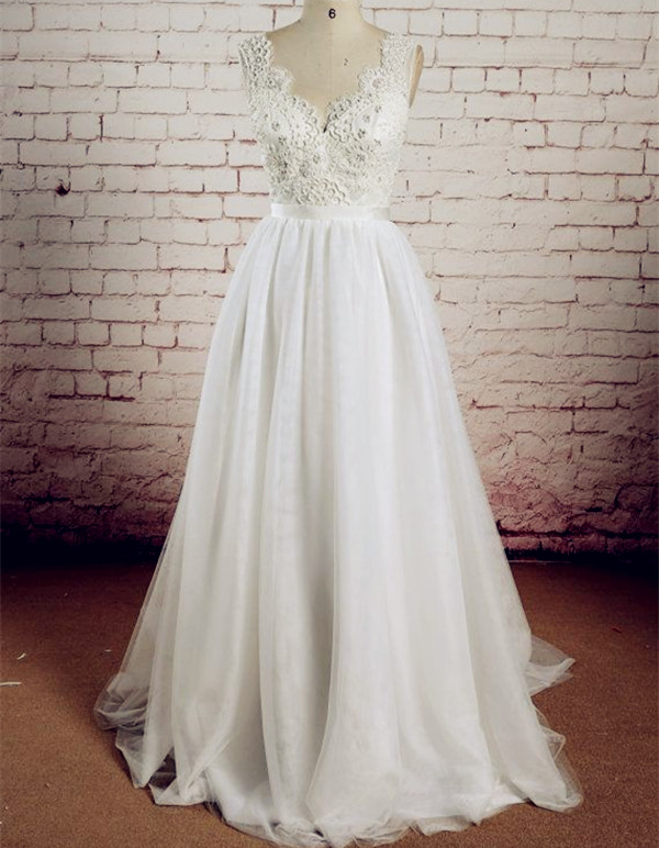 Sheer V Neckline Tulle Wedding Dresses With Lace Appliques Simple