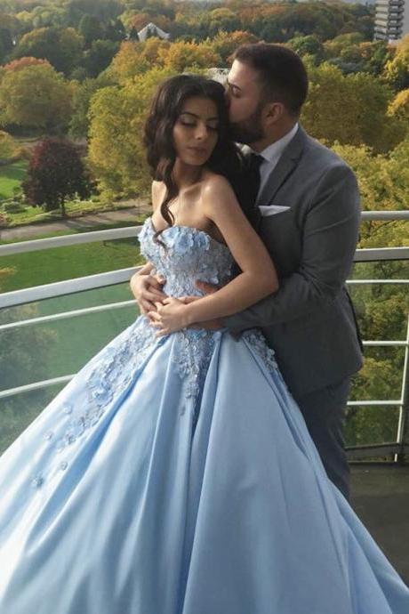 Embroidery Flower Lace Sweetheart Engagement Dresses,Ball Gowns Prom Dresses Satin,Light Sky Blue Bridal Dresses 2018,Formal Dresses 2018
