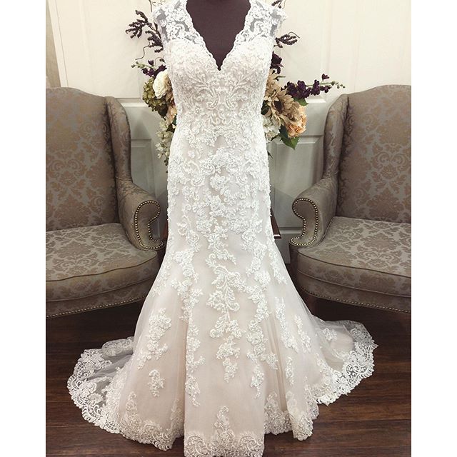 cap sleeve lace wedding dress vintage